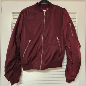 Vevret - Bomber Jacket With Zipper Pockets